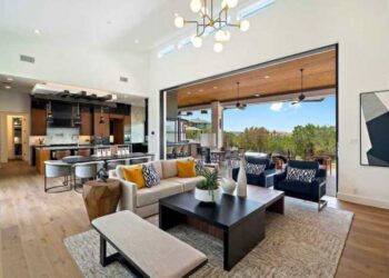 Open Floor Plan Design: 10 Pro Ideas for a Cohesive Look - Decorilla ...