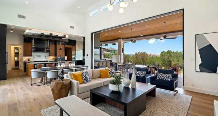 Open Floor Plan Design: 10 Pro Ideas for a Cohesive Look - Decorilla ...